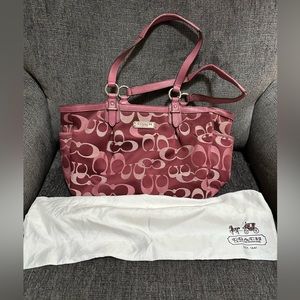 Signature Coach Shoulder Bag